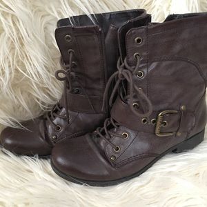 Guess boots